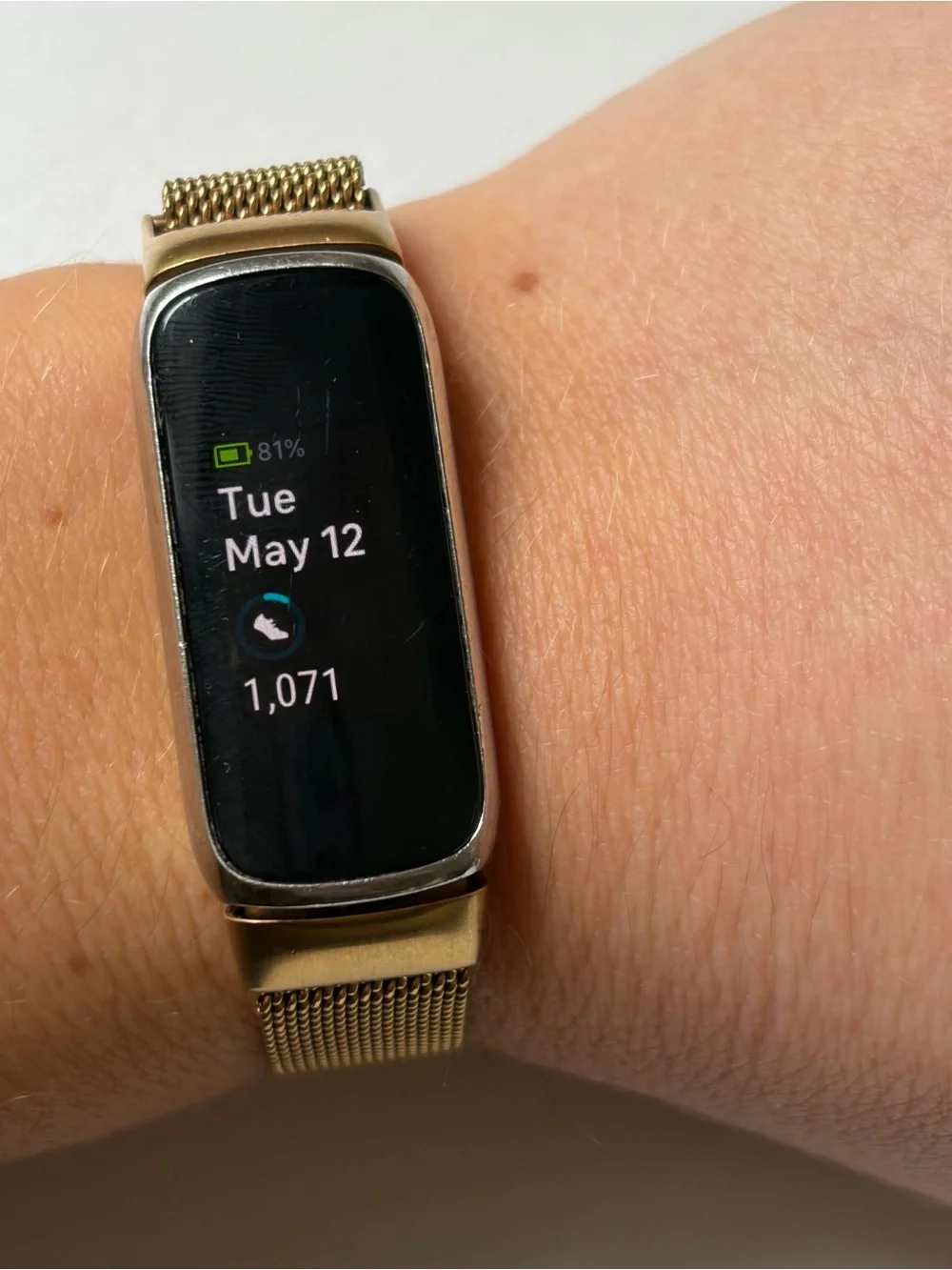 Fitbit Luxe Activity Tracker HR Watch with Gold Adjustable Band and Power Cord